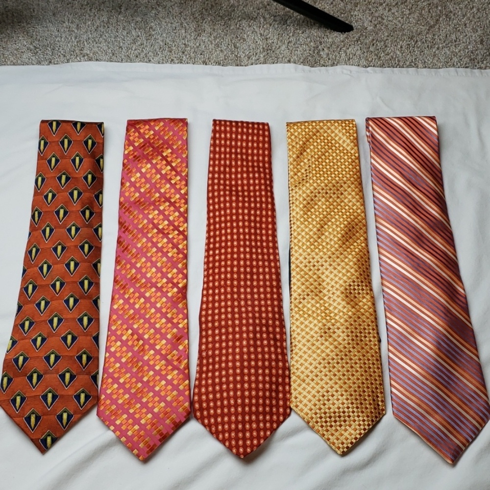 A group of 5 designer ties